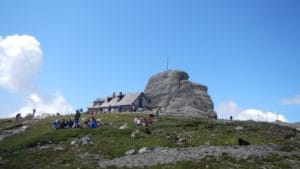 Cabana și Vârful Omu