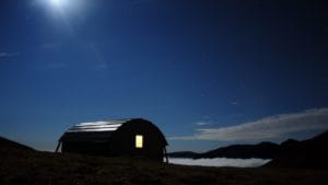 Refugiul Fereastra Sambetei și noaptea