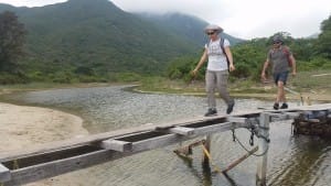 Intrare in restaurant, Ham Tim