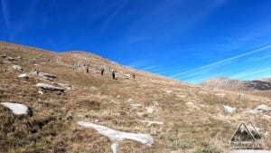 Ocolim primul vârf prin dreapta