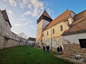 Biserica fortificată din Hosman