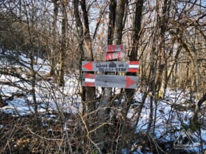Indicatoare către vârf