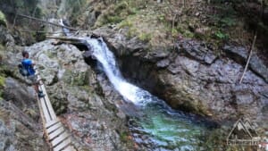 Trecem pe lângă prima cascadă de pe Valea Mării